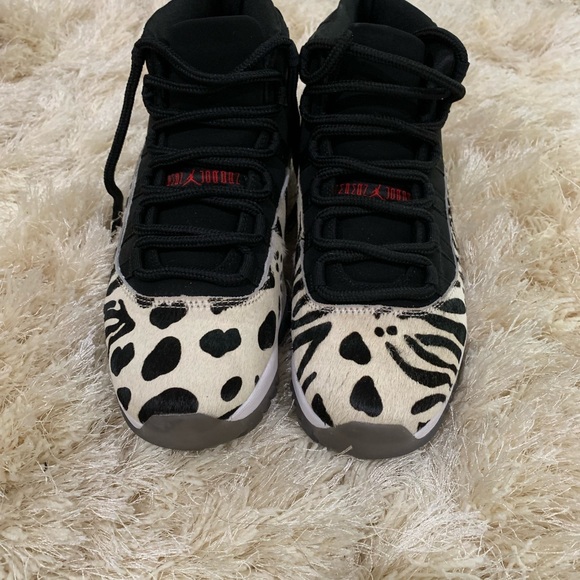 Like New Authentic Jordan Retro 11 Womens Sz 9.5 - Picture 2 of 5